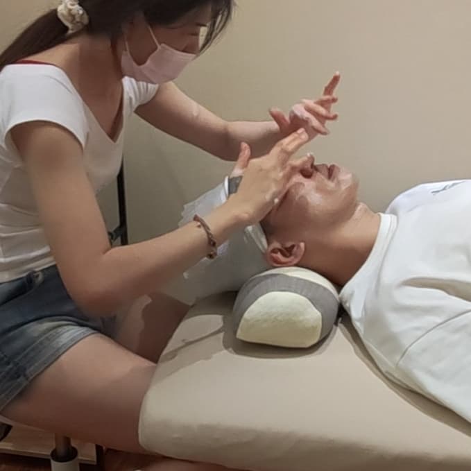 臉部去角質保養按摩