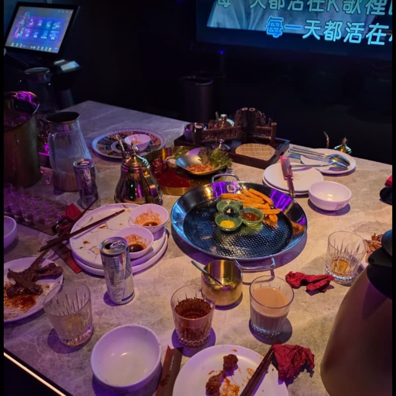 缺一位男生📍薇閣KTV看過來