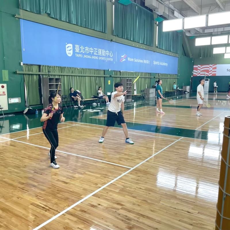 羽球開打嚕🏸 16人缺7 確定開場 歡迎新手😘