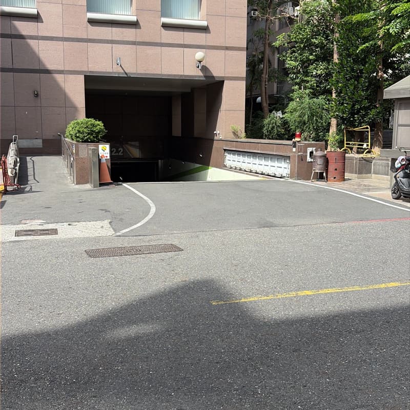 來開新車車