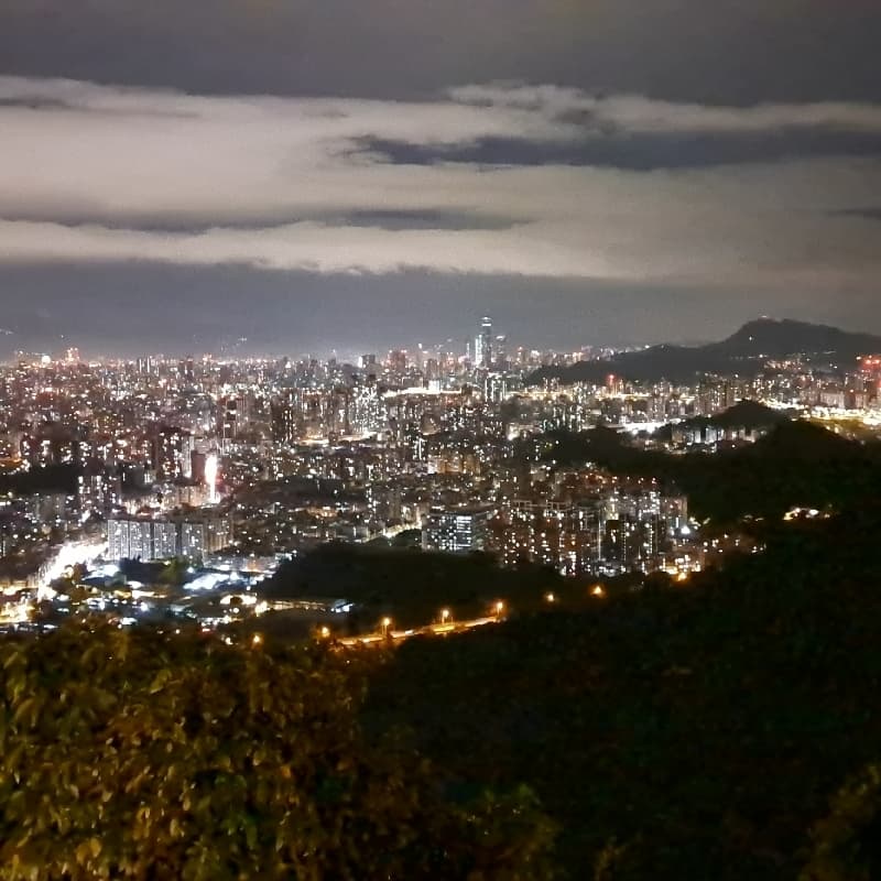 9/11下班後的約會 草山夜未眠看夜景吃晚餐,19:00或20:00接送〔我請客〕