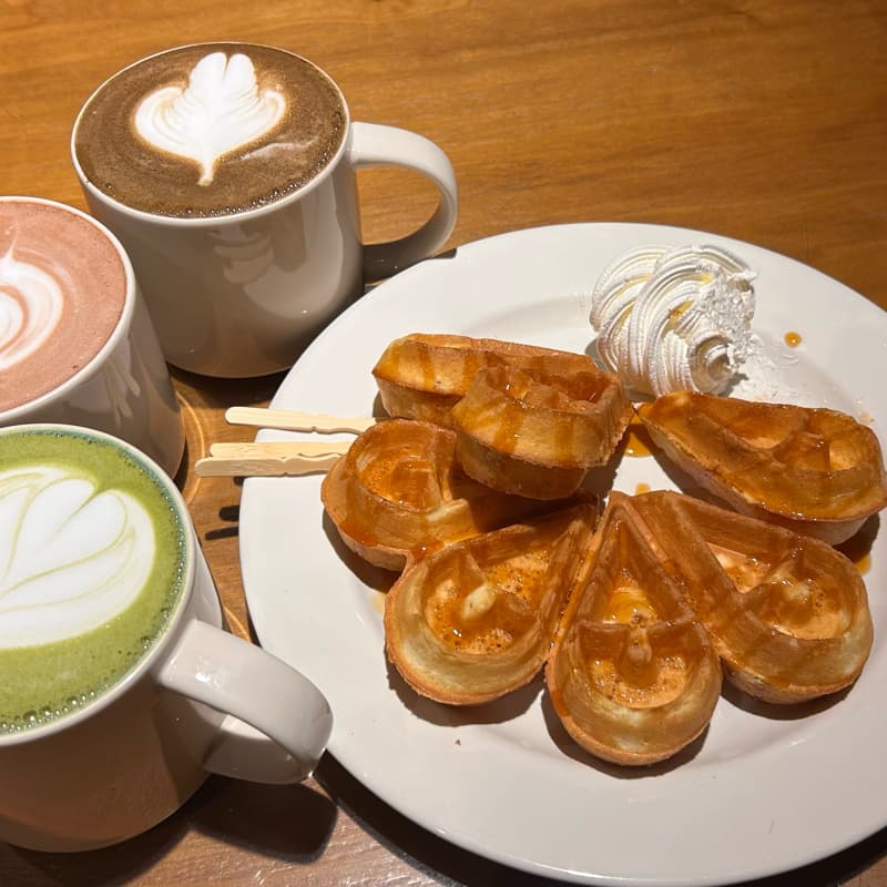 星巴客喝咖啡小聚