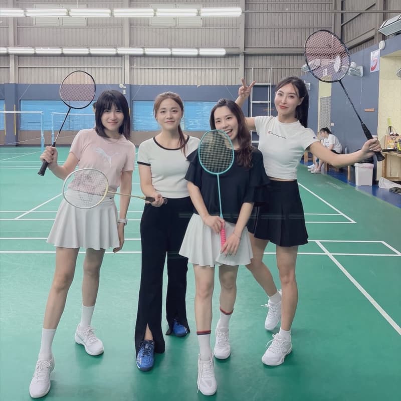 ❤️一起來和美女打羽球🏸