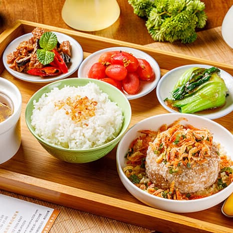 吃飯聊天