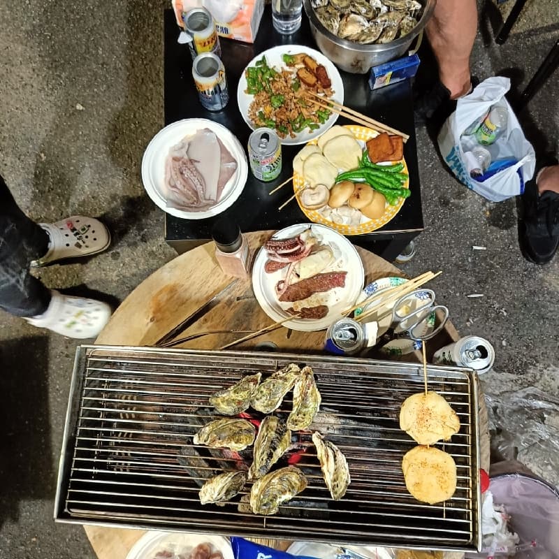 現煮時 在自家一樓 烤肉也是蠻chill的~