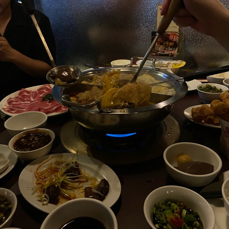 找人出門走走散散心或者喝酒