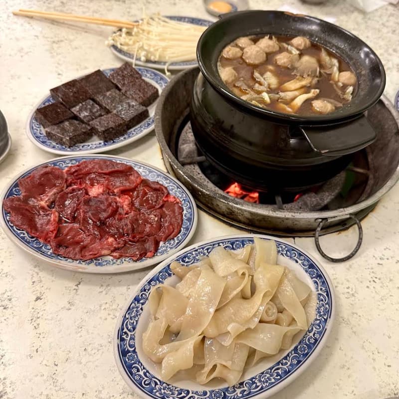 涼爽天氣吃個薑母鴨